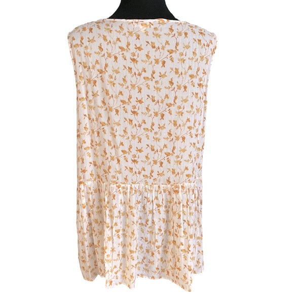 Sleeveless Boho Blouse - Picture 5 of 7